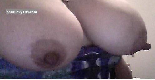 My Medium Tits Selfie by SEXY LICIOUS